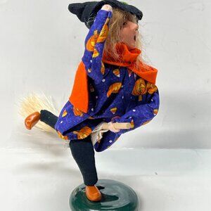 Byers Choice Caroler Flying Witch on Broom Halloween Figurine Purple Orange
